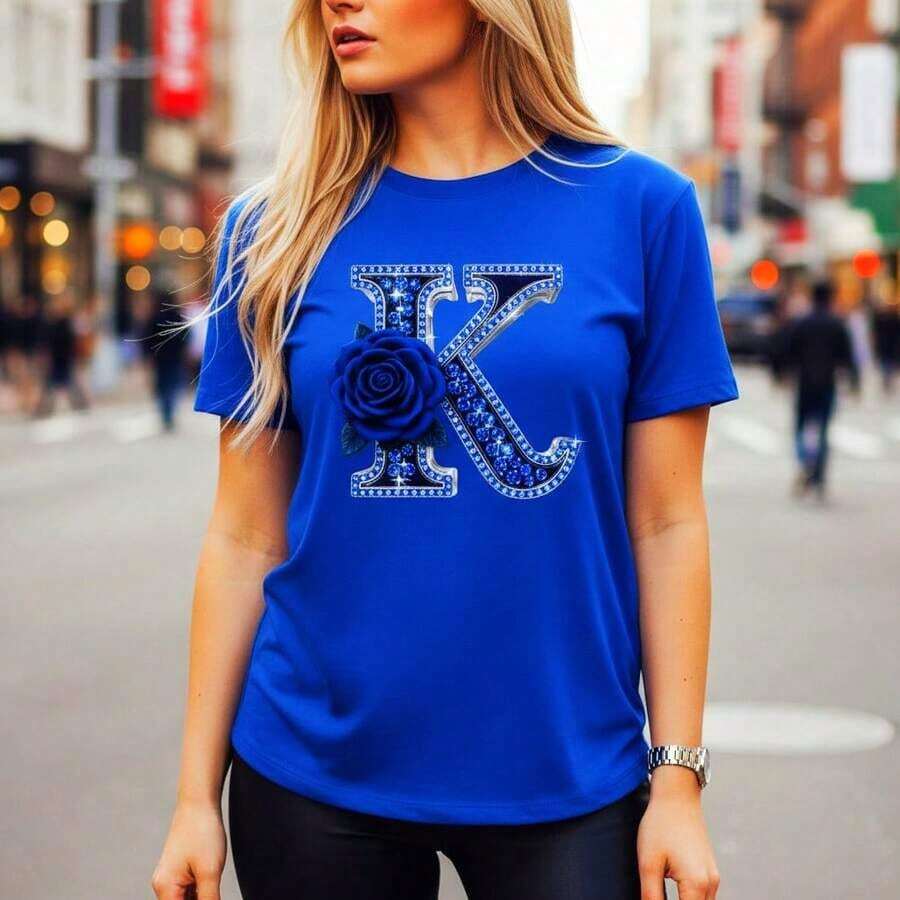 Women's Cotton T-Shirt With Letter K Print, Black Rose Design And Rhinestones, Short Sleeve, Round Neck, Casual Top, Loose Fit, Basic T-Shirt For Everyday Wear, Sizes S-5XL. - 藍色 - 查看 1