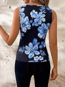 Camiseta de mujer con cuello de concha y estampado floral - azul real - Ver 2