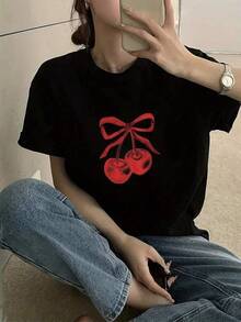 2026 new Camisetas Para Mujer Camiseta Y2K con diseño de cerezas rojas atadas con un lazo, perfecta para lucir estilo y originalidad en tu día a día. Es una prenda única que destaca entre las  de moda en México, ideal para los amantes del streetwear moderno. - Negro - Ver 6