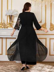 Mono elegante de talla grande con parches de encaje y decoración floral 3D en unicolor para uso diario - Negro - Ver 2