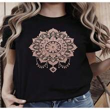 Gran oferta: Camiseta de talla grande para mujer con elegante estampado de mandala, mezcla suave y transpirable para uso casual, perfecta para salidas diarias S-XXXL - Negro - Ver 1