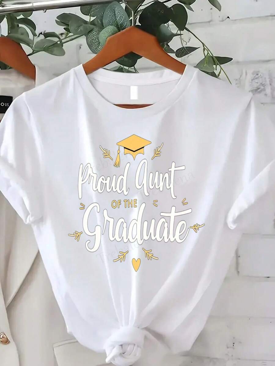 Plus Size Women's T-Shirt With "Proud Aunt Of The Graduate" Print - Green With Graduation And Diploma Print, Gold Laurel Wreath And Aunt's Name - Casual Short Sleeve Crew Neck T-Shirt For Aunt Gifts, Graduation Party Outfits. - 白色 - 查看 1