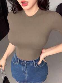 Blusa casual de mujer de cuello redondo, manga corta, silueta ajustada, para uso diario - Caqui - Ver 3