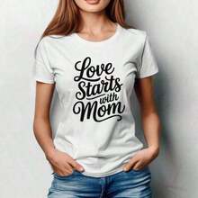 Camiseta de manga corta para mujer, ropa de mujer, conjuntos tropicales para vacaciones, camiseta El amor comienza con mamá, Día de la Madre - Blanco - Ver 1