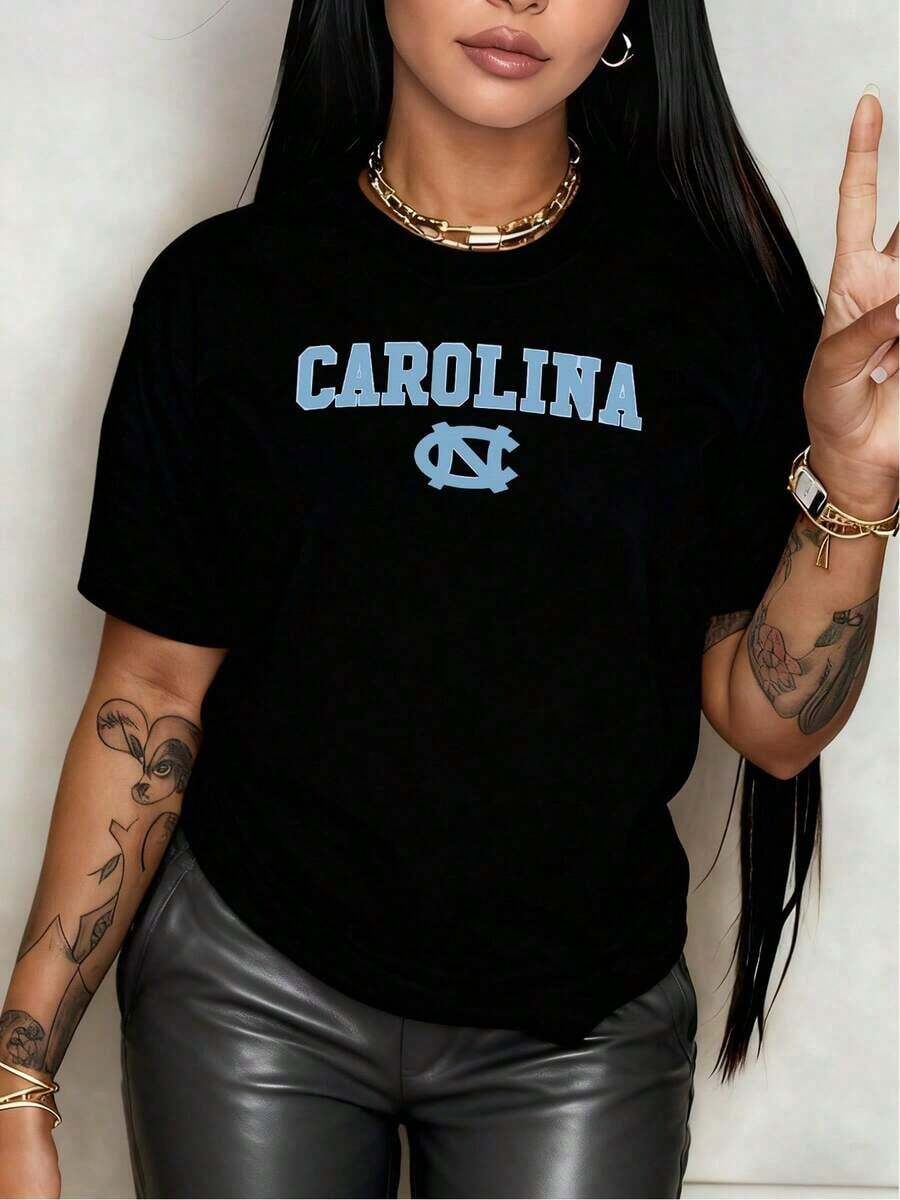 100% Cotton Carolina Lettering And Iconic Logo Celebrating The University's Heritage With A Modern Twist. Women's 100% Cotton T-Shirt Perfect For Proud Fans. Women's Simple Solid Color T-Shirt, Loose And Slim Fit Casual Short Sleeve - 黑色 - 查看 1