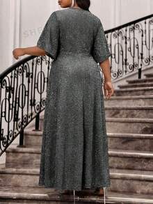 Vestido de fiesta elegante con cuello en V y cintura fruncida para tallas grandes - Negro - Ver 2