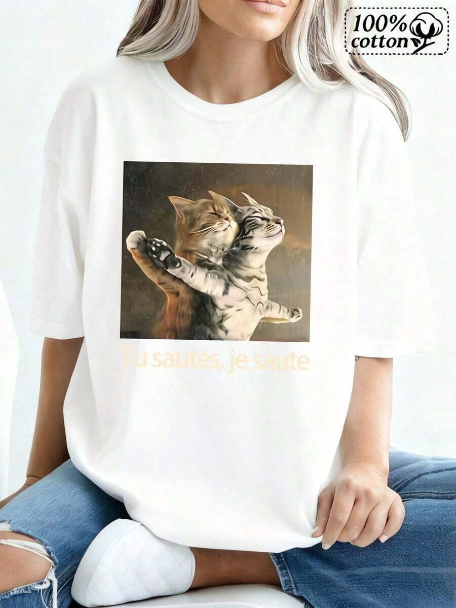New Fashion Women's Crew Neck-Shirt SoftCamiseta de moda de mujer en blanco con un gato estampado bailando con la frase 'Tu Sautes Je Sauta', perfectara un uso cómodo y informal en la vida cotidiana y las salidasNew Summer Women's-shirt, Casual and Comfortable Crew Neck TopSummer-ready versatile design.
