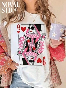 1 Piece Of Women's Summer T-Shirt With A Double-Sided Print Featuring A 'Queen Of Hearts With Sunglasses And Coffee' Design. This Casual And Sweet Vacation Style White T-Shirt With A Round Neck Offers A Loose And Versatile Fit, Making It A  Top For Everyday Wear. 180g 100% Cotton - 白色 - 查看 7