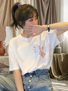 Women's Casual Short Sleeve T-Shirt - Cherry Blossom And Letter Print, 100% Cotton, Relaxed Fit, Machine Washable, Japanese Inspired Design, Versatile, Lightweight And Fashionable Clothing For Spring/Summer - [白色的] - 查看 2