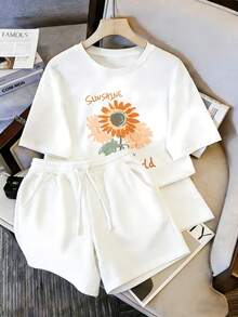Conjunto de dos piezas para mujer: camiseta blanca de cuello redondo y shorts, con estampado de girasoles naranjas y letras "SUNSHINE" en color naranja, estilo vibrante - Camiseta blanca + pantalones cortos blancos - Ver 1