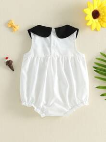Mono de verano para bebé niña con adorable detalle de volantes, bolsillo y lazo, sin mangas y cuello de muñeca. - Blanco - Ver 2