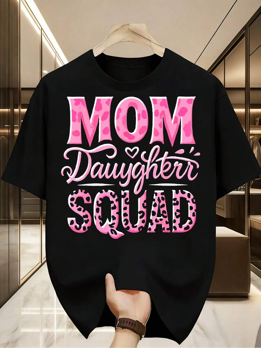 Camisetas a juego para madre e hija - con letras rosas, adecuadas para mujeres y hombres, camiseta suave y transpirable 100% algodón para regalo del Día de la Madre, conjuntos de cumpleaños, camisetas casuales de cuello redondo para atuendos informales, conjuntos a juego lavables a máquina. Camiseta de algodón familiar coordinada. - Negro - Ver 1