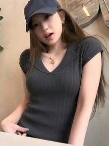 Áo thun nữ mùa hè dáng ôm, cổ chữ V, chất liệu dệt kim gân, không tay, kiểu dáng thường ngày, màu xám đậm. - Màu xám đen - Xem 2