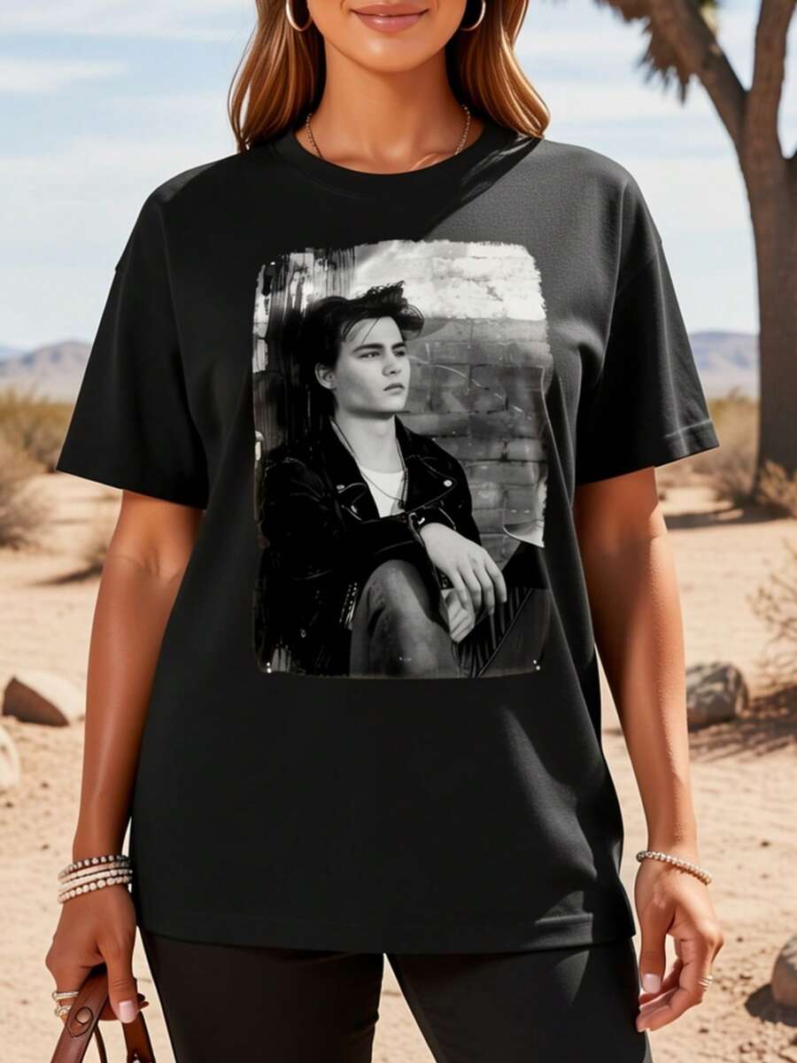 Women's T-Shirt With Vintage Male Celebrity Portrait Print In White - Casual Short Sleeve Round Neck Top For Spring/Summer, Ladies' T-Shirts - 黑色 - 查看 1