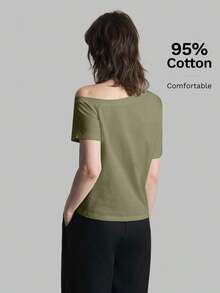 Camiseta de mujer de manga corta y hombro asimétrico, primavera/verano 2026.Camiseta casual urbana elegante con cuello asimétrico, adecuada para oficina, maestros, invitados de boda, vacaciones, casual de negocios, versátil - Verde militar - Ver 2