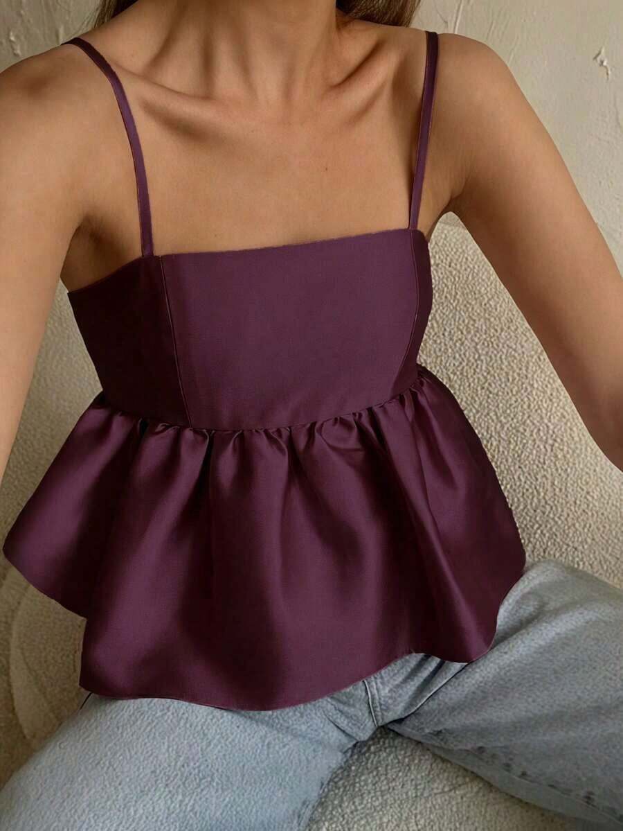 2026 Primavera/Verano Elegante Parte Superior de Tirantes Finos con Cuello Cuadrado y Espalda Descubierta en Color Rosa con Volantes en el Bajo y Conjunto Morado, Ropa de Vacaciones para Mujer, Estilo Callejero, Atuendo de Cumpleaños, Ropa de Crucero, Vestimenta de Vacaciones, Conjunto de Mujer, Ropa de Verano, Moda Primaveral, Atuendo de Concierto - rojo púrpura - Ver 1