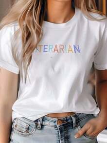 Casual This Casual Short-Sleeved T-Shirt For Women, Ideal For Spring And Summer, Features A Round Neck And A Colorful Print Of The Phrase 'LITERARIAN MUSE', Making It Suitable For Comfortable Wear All Year Round. - 白色 - 查看 7