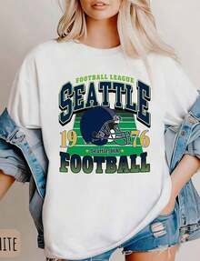Women's 100% Cotton T-Shirt, Vintage Seattle Football Sweatshirt, Crew Neck Sweatshirt, Seahawks Fan Gift, Retro Seattle Football Fan Gift FEG7 (1) High-Quality 100% Cotton T-Shirt. Butterfly Print. Unisex Sizes. Inspirational Crew Neck T-Shirt. Cute And Beautiful Summer Top Inspired By Y2K Style, Perfect For Outdoor Activities, At Home, At Work, Or For Street Wear. Casual, Loose-Fitting T-Shirt For Everyday Wear. - 白色 - 查看 7