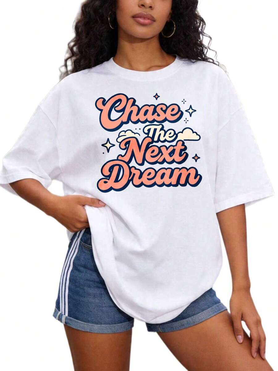 Women's Casual Basic T-Shirt, Crew Neck, Sizes S-2XL, 100% Pure Black And Pure White With "Chasing The Next Dream" Print. Suitable For Family And Couple Outfits. Summer Wear. Graduation Gift. . - 白色 - 查看 1