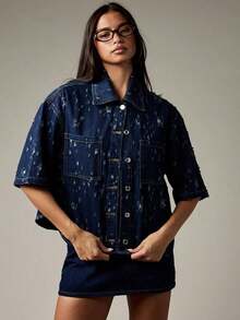 Chaqueta de camisa vaquera con estampado monogramado en toda la prenda, mangas cortas, estilo de moda callejera - Celeste - Ver 6