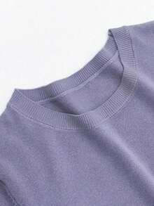 Camiseta de punto de manga corta de unicolor y peso ligero para mujer, top de verano minimalista en rojo - Púrpura malva - Ver 4