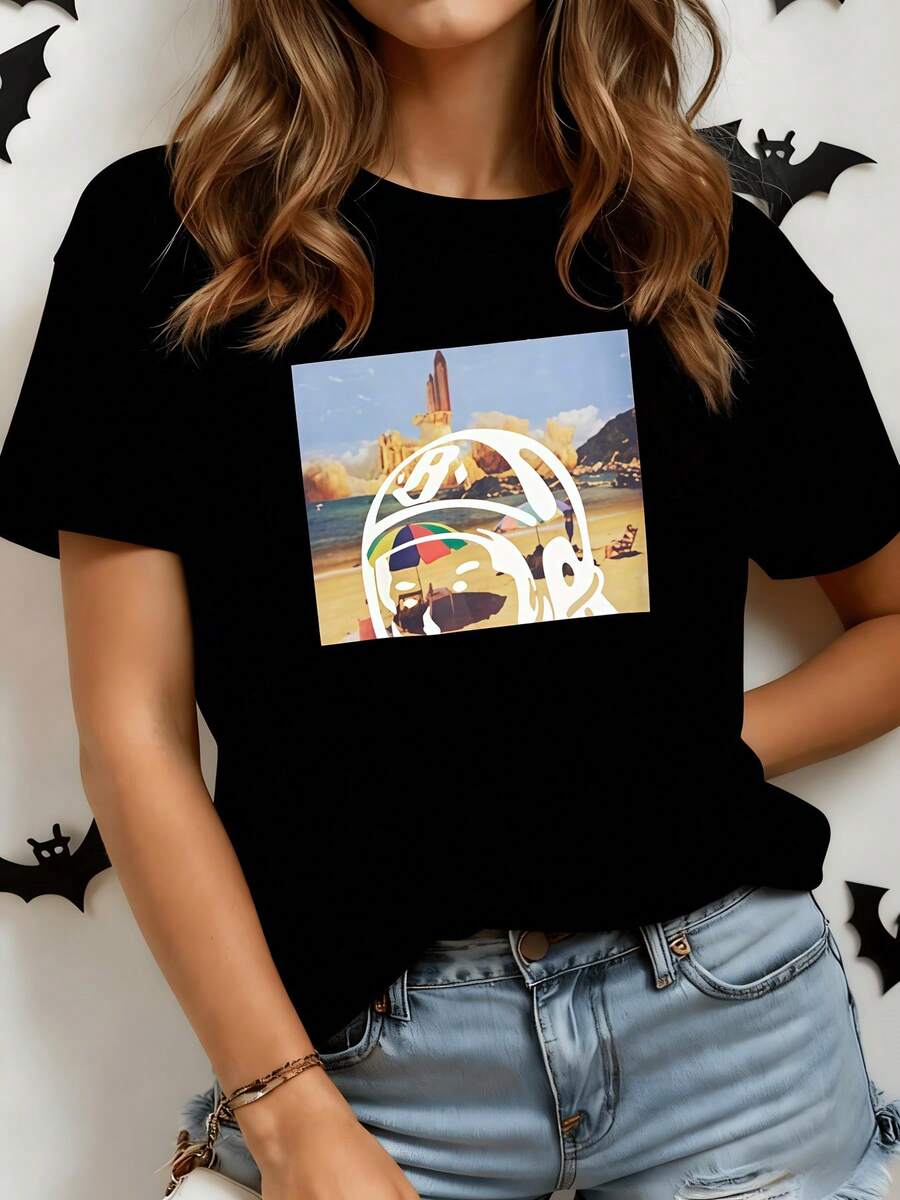 Beach Scene With Astronaut Gazing At The Horizon Where The Sea Meets The Sky And The Rocket Symbolizes Dreams Taking Flight. Full Of Vibrant Colors, Modern Casual Women's T-Shirt For Everyday Wear - 黑色 - 查看 1