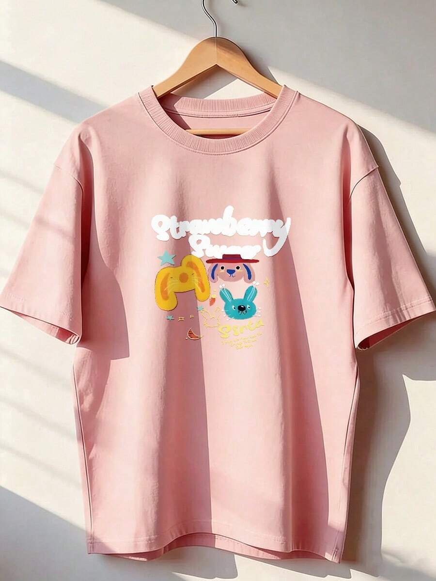 T-Shirt With Three Rabbit Faces And The Text "Strawberry," A  Short-Sleeved T-Shirt For Spring And Summer 2026, Made In Mexico, 180 Grams. Cartoon Print, Couple Design, Suitable For Indoor Or Outdoor Wear. Crew Neck, Unisex, Ideal For The Office And Leisure. One-Pack. - PK-P631577SLNDXZGY638 - 查看 1