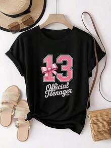El diseño del número 13 y la pajarita celebra el momento oficial de la adolescencia.Una camiseta elegante de manga corta para mujer, con un diseño estampado único, perfecta para uso diario casual y ocasiones deportivas. - Negro - Ver 7