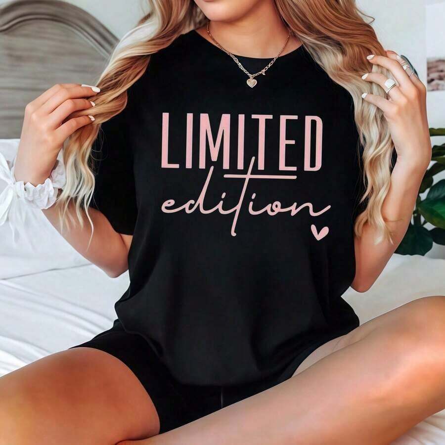 Playera Gráfica de Manga Corta Negra, Edición Limitada, Ropa Casual para Mujer - Negro - Ver 1