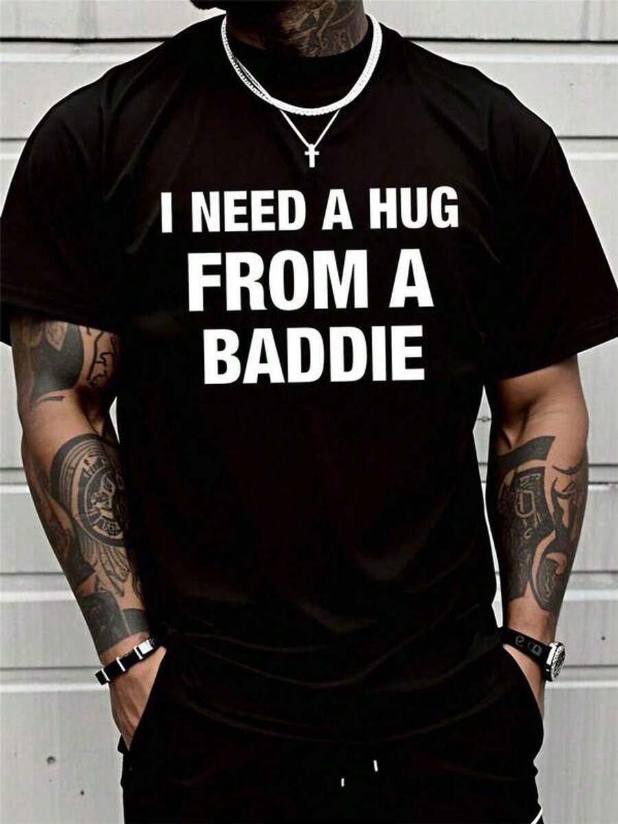 Men's Crew Neck T-Shirt, Casual Urban Style, Graphic Print T-Shirt 'I Need A Baddie Hug', Summer And Autumn Clothing For Men, Gift For Him - 黑色 - 查看 1