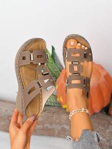 Plus Size Women's Retro Solid Color Buckle Platform Wedge Sandals - Brown - View 2