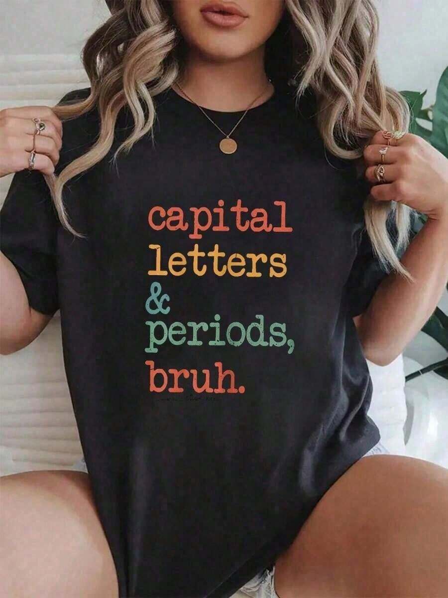 Camiseta Casual de Algodón para Mujer con Estampado Gráfico de Letras Mayúsculas y Puntos, Estilo Bruh, para Maestras de Inglés, Camiseta de Manga Corta de Algodón, Top Casual de Verano, Camiseta de Alta Calidad de Algodón Puro con Estampado Minimalista, Tela Suave y Transpirable, Cómoda y Holgada, Adecuada para Uso Diario, Ideal para Ropa Casual de Oficina, Apariencia Diaria de Primavera y Verano, Diseño Elegante y Juvenil. - Negro - Ver 1