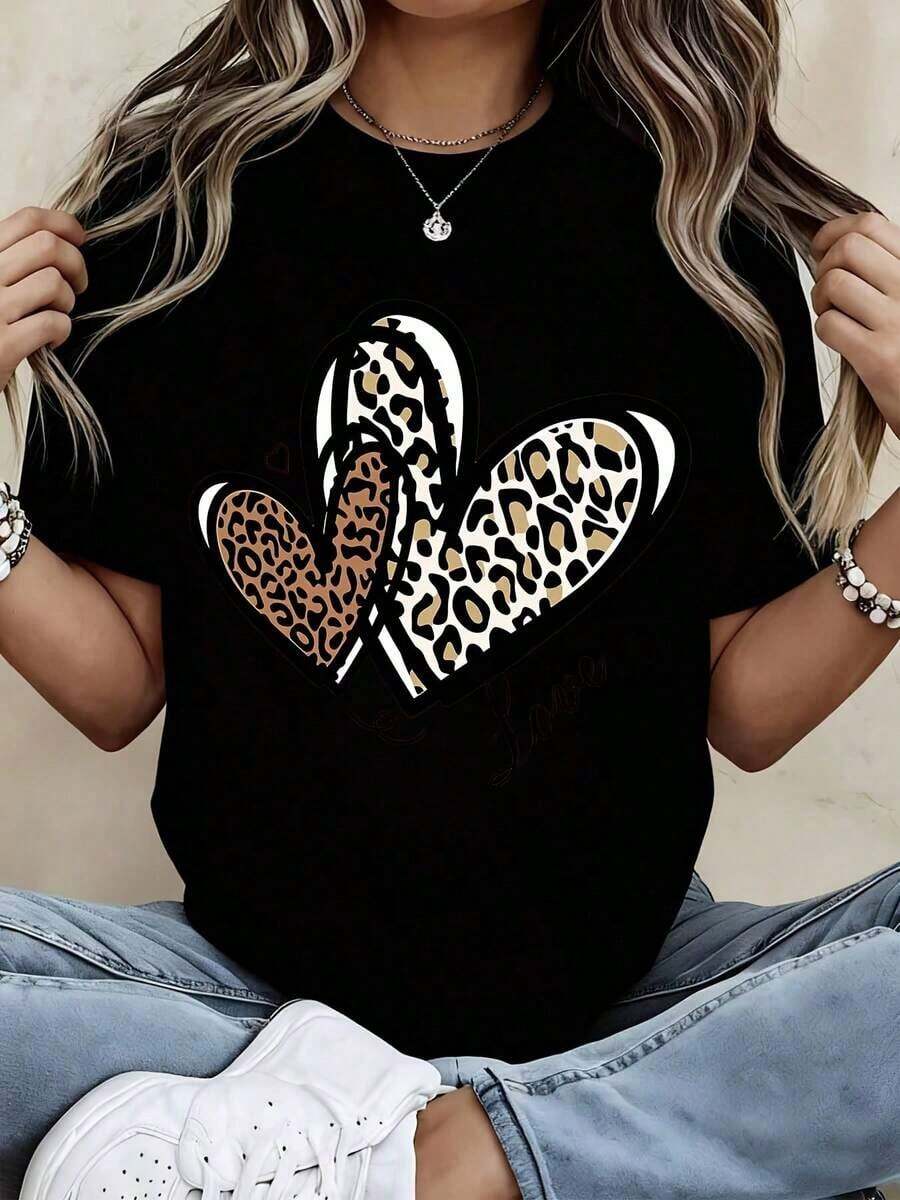 Camiseta Casual de Corte Holgado con Estampado de Corazón de Leopardo y Texto de Amor para Uso Diario y Actividades Deportivas - Estilo Urbano Vintage Unisex, Camiseta de Manga Corta de Algodón con Cuello Redondo, 100% Algodón - Negro - Ver 1