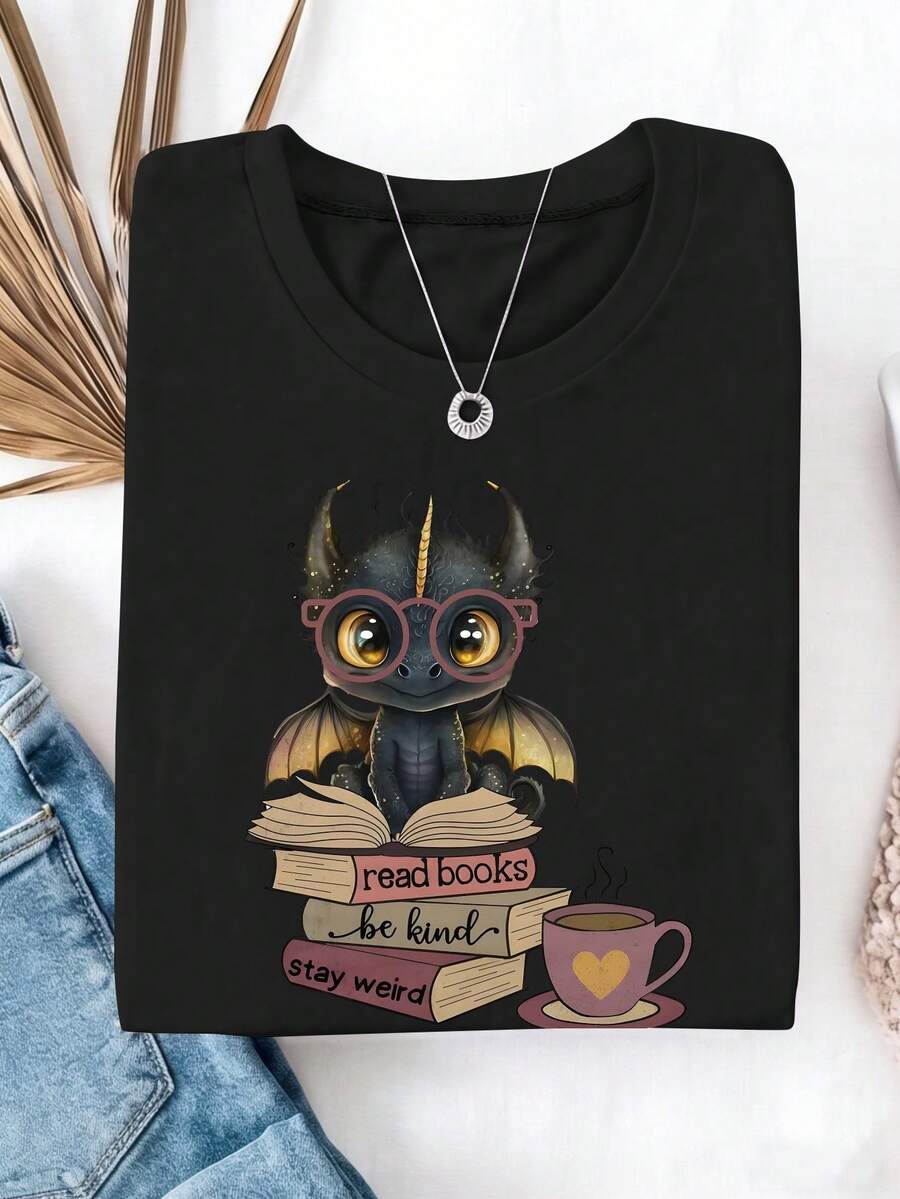 Una camiseta de manga corta para mujer, moderna, a la moda, retro y de corte holgado, adecuada para actividades al aire libre en primavera y verano.Linda camiseta para mujer con el estampado "Book Dragon Reading Should Be Kind and Stay Quirky".Camiseta de manga corta, cuello redondo, estilo casual, adecuada tanto para primavera como para verano.Un regalo ideal para cumpleaños o días festivos.Camiseta casual para ir al trabajo, top de manga corta con estampado minimalista para la oficina y el otoño.blusas para mujer,blusas casuales para dama,tops,, mujer premium,y2k,playeras de mujer curvy,ofertas y liquidaciones ropa mujer,playeras deportivas para mujer,,playeras de hombre, mujer,blusas>elegante DM8Q - Negro - Ver 1