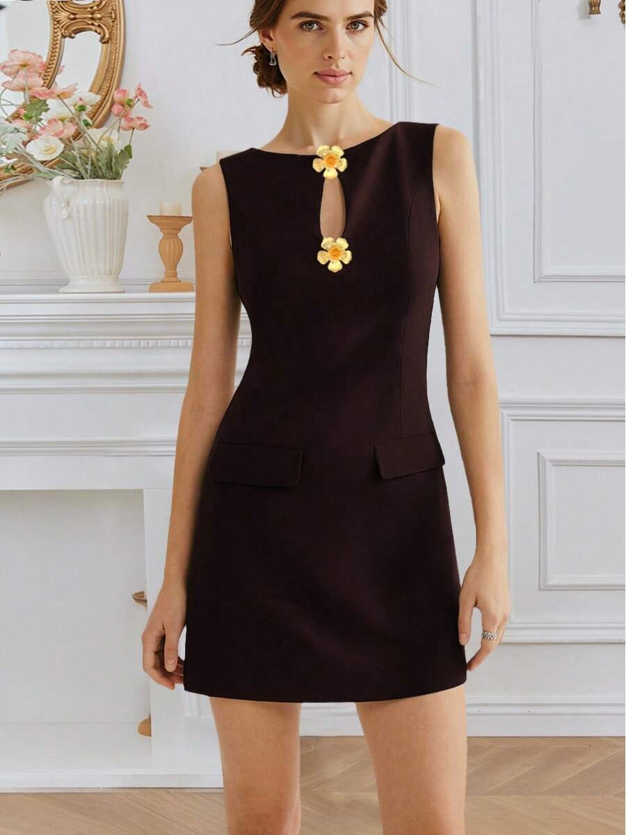 Vestido para Mujer, cuello redondo sin mangas, botones frontales en forma de rosa y diseño ceñido en cintura - Burdeos - Ver 1