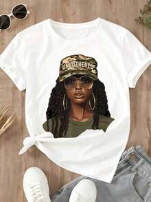 Camiseta Casual para Mujer con Estampado Gráfico de Gorra de Camuflaje y Gafas de Sol, Estilo Urbano para Uso Diario - Blanco - Ver 2