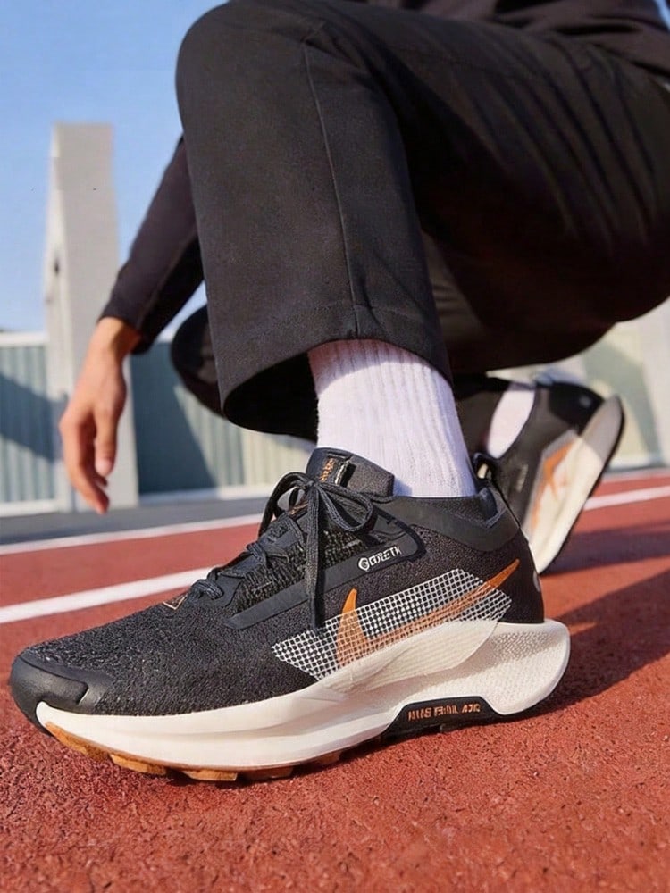 Nike Pegasus Trail 5 GORE-TEX 舒適百搭耐磨輕便 低筒跑步鞋 男款 - 黑色 - 查看 1