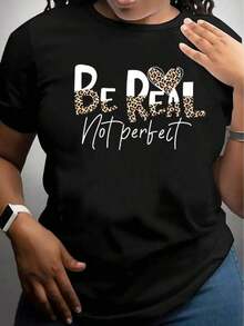 Camiseta de manga corta con cuello redondo para mujer, estampado de leopardo con diseño de rompecabezas en inglés, suave y con caída fluida, adecuada para uso diario, oficina, escuela, vacaciones, camping, de estilo versátil, que hace que tu verano sea más vibrante y colorido. - Negro - Ver 2