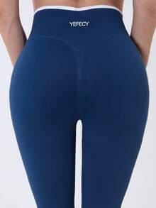 藏蓝色