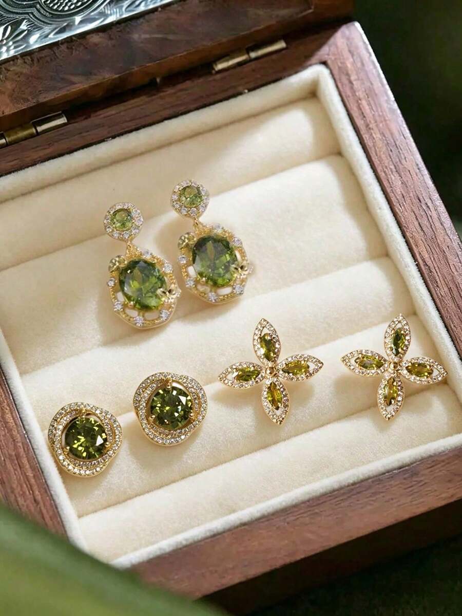 3 Pairs/Set Vintage French Olive Green Crystal Earring Set, Featuring Four-Leaf Clover, Butterfly Elements, Exquisite Design With Luxurious And Elegant Vibe. Ideal Gift For Girls, Relatives, And Friends. Suitable For Birthdays, Valentine's Day, And Gifting To Loved Ones. - Olive Green - View 1