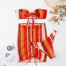 Traje de baño de tres piezas con falda de malla a rayas, top sin tirantes y cordones ajustables. - rayas rojas - Ver 2