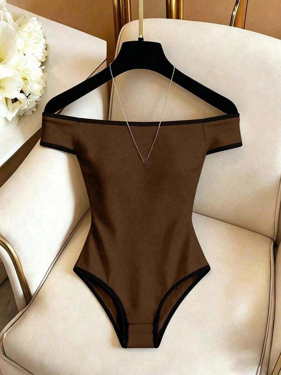 Nuevo body de mujer de hombros descubiertos de moda, minimalista y versátil, top blanco, body blanco, ajustado, adecuado para ir al trabajo, con encanto intelectual, atuendo de verano, ropa de primavera, playa, cumpleaños, vestido de cumpleaños, - Café integral - Ver 1