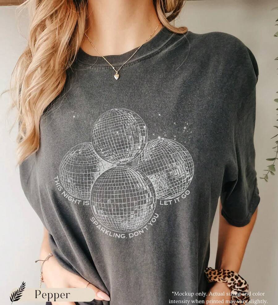 Esta noche es una camiseta con colores brillantes y cómodos, camiseta con bola de discoteca para mujer, camiseta minimalista con efecto disco brillante,Embalaje individual - Multicolor 1 - Ver 1