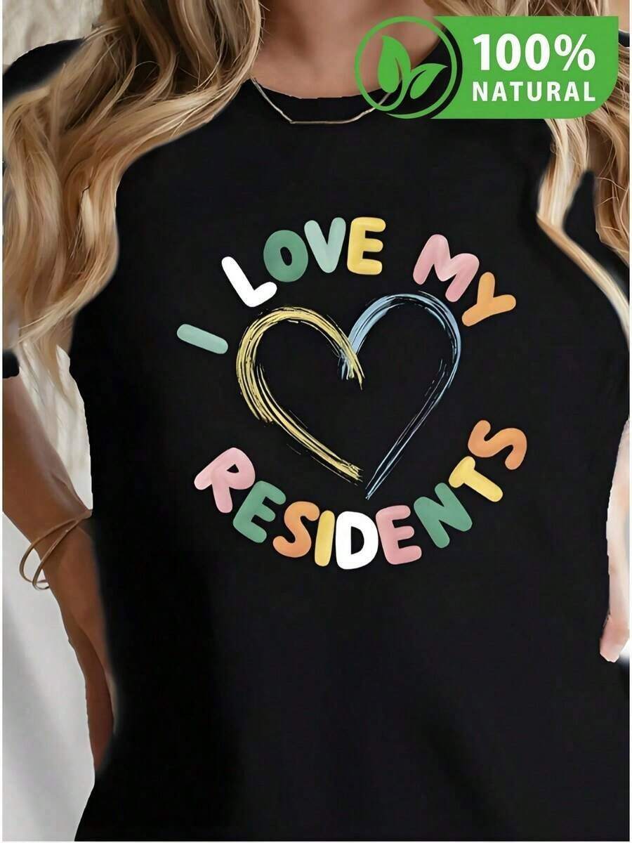 Playera de moda para mujer en México con diseño colorido que enamora: corazón artístico con mensaje positivo, ideal para expresar tu amor por los residentes. Perfecta para ocasiones casuales y destacar con estilo en cualquier evento. Algodón suave y cómodo para uso diario. - Negro - Ver 1