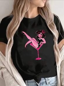 Camiseta negra de manga corta, ligera y de peso ligero, con un diseño de patrón de cóctel rosa, perfecta para uso casual en casa, salidas a cenar o fiestas, ofreciendo una experiencia de uso diario cómoda. Éxito de . - Negro - Ver 1