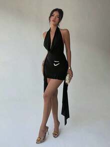 New Green Mesh Mini Dress With Deep V-Neck, Halter Neck, Open Back, Fitted, Asymmetrical Ruffle At The Hem, Ideal For Parties, Music Festivals, Weddings And Beach Holidays, Also Perfect For St. Patrick's Day And Music Festivals With Bohemian Style - 黑色 - 查看 8