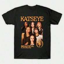 T-shirt unisex, t-shirt bootleg vintage Katseye degli anni '90 di Uncraft_projet, abiti di San Valentino per donne, abiti di Mardi Gras per donne, top sportivi, t-shirt grafiche per donne, taglio unisex 100% cotone, top estivi, t-shirt, estate, abiti estivi per donne, t-shirt stampata uomo donna, Y2K, t-shirt per uomo, abbigliamento da festa, cotone camiseta brasil   26zeh homme cotone uomo bluzka y2k - Nero 2 - Visualizzare 1
