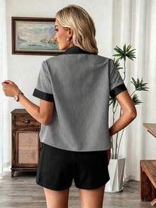2 piezas Conjunto de camisa de manga corta con cuello a rayas y parches de color contrastante + pantalones cortos blancos de verano casual para mujer, adecuado para ir al trabajo, conjunto de camisa casual, conjunto a rayas para mujer - Negro - Ver 4