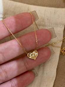1pc Gold Radiant Textured CZ Encrusted Heart Pendant Necklace, Delicate Minimalist Vintage Aesthetic Necklace For Women, Suitable For Daily Wear, Vacation, Back To School, Date, Valentine's Day, Birthday - Gold - View 1