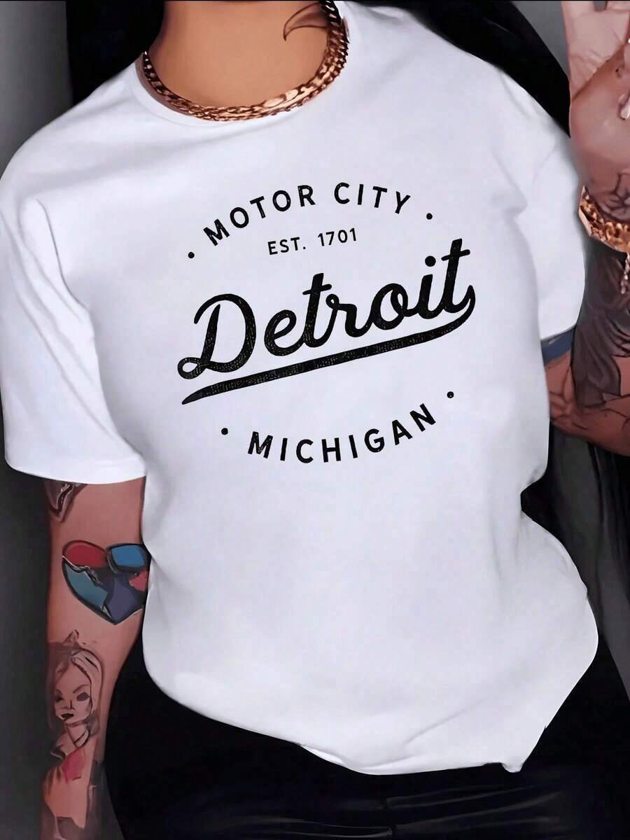 Comfortable. Commemorative Text Celebrating The Cultural And Industrial Heritage Of Motor City, Established In 1701, Highlighting Local Pride And Urban Spirit. Women's T-Shirt, 100% Cotton, 220g. Fashionable All-Match Women's Short Sleeve T-Shirt, Basic Style For Inner And Outerwear. - 白色的 - 查看 1